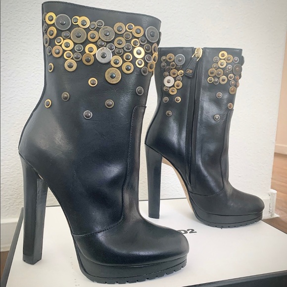 BRAND NEW DSQUARED2 Black Studded Ankle Boots - Picture 2 of 9